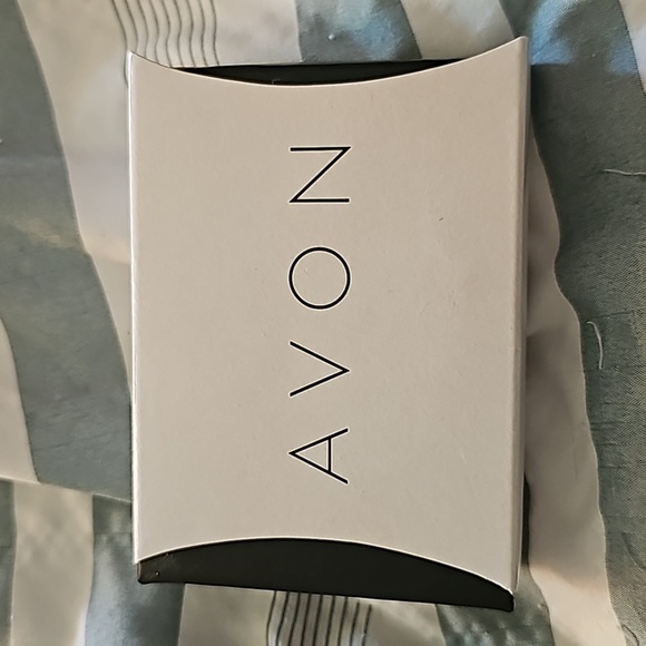 Avon Lovely Bracelet Set Light Pink - Picture 8 of 8